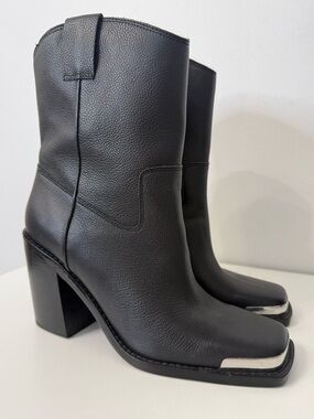 Dolce Vita Black Falon Square Toe Fashion Boot Pebble Leather Women’s 8.5 Chunky